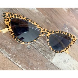 AMERICAN EAGLE cheetah sunglasses